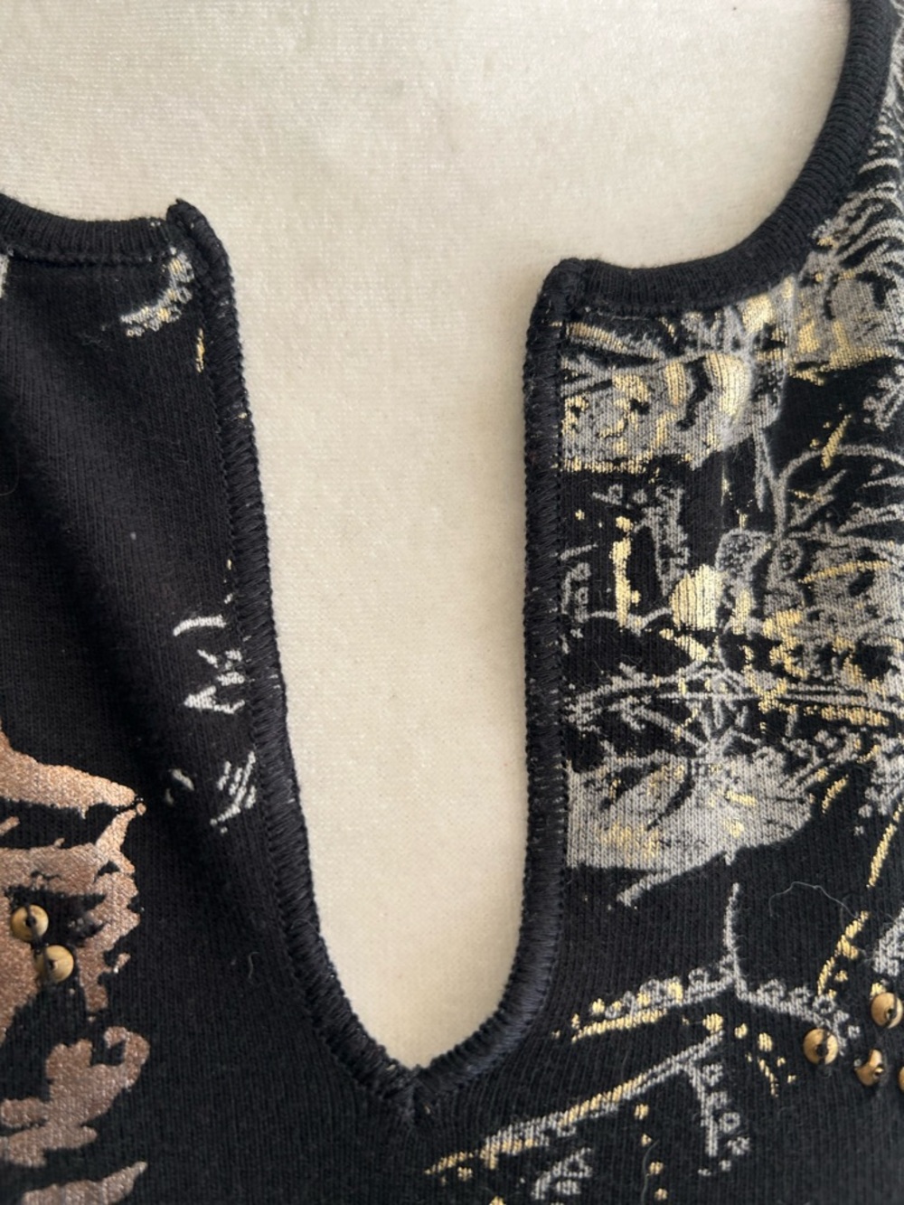 Sz 1 Chico's Knit Jersey Top Blouse Long Sleeve Henley Black w/ Metallic Bead - Picture 3 of 7